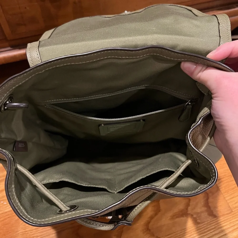 COACH backpack with chain straps - Picture 4 of 4